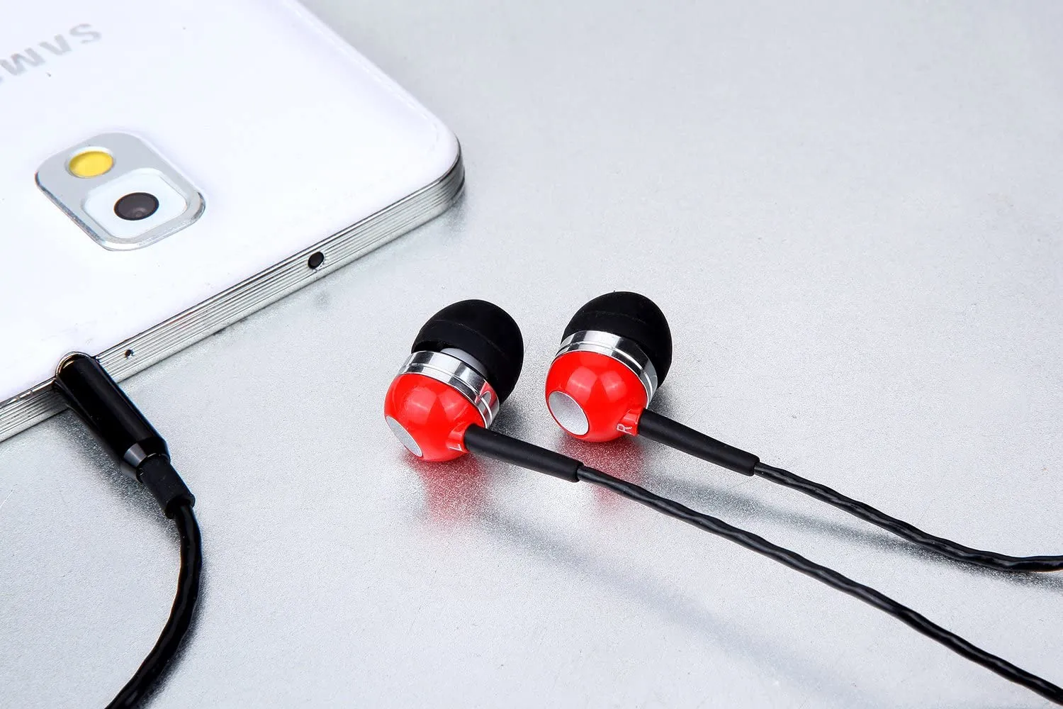 Betron RK300 In-Ear Sport Earphone, Deep Bass and High Sensitivity for iPhone, iPad and Mp3 Players