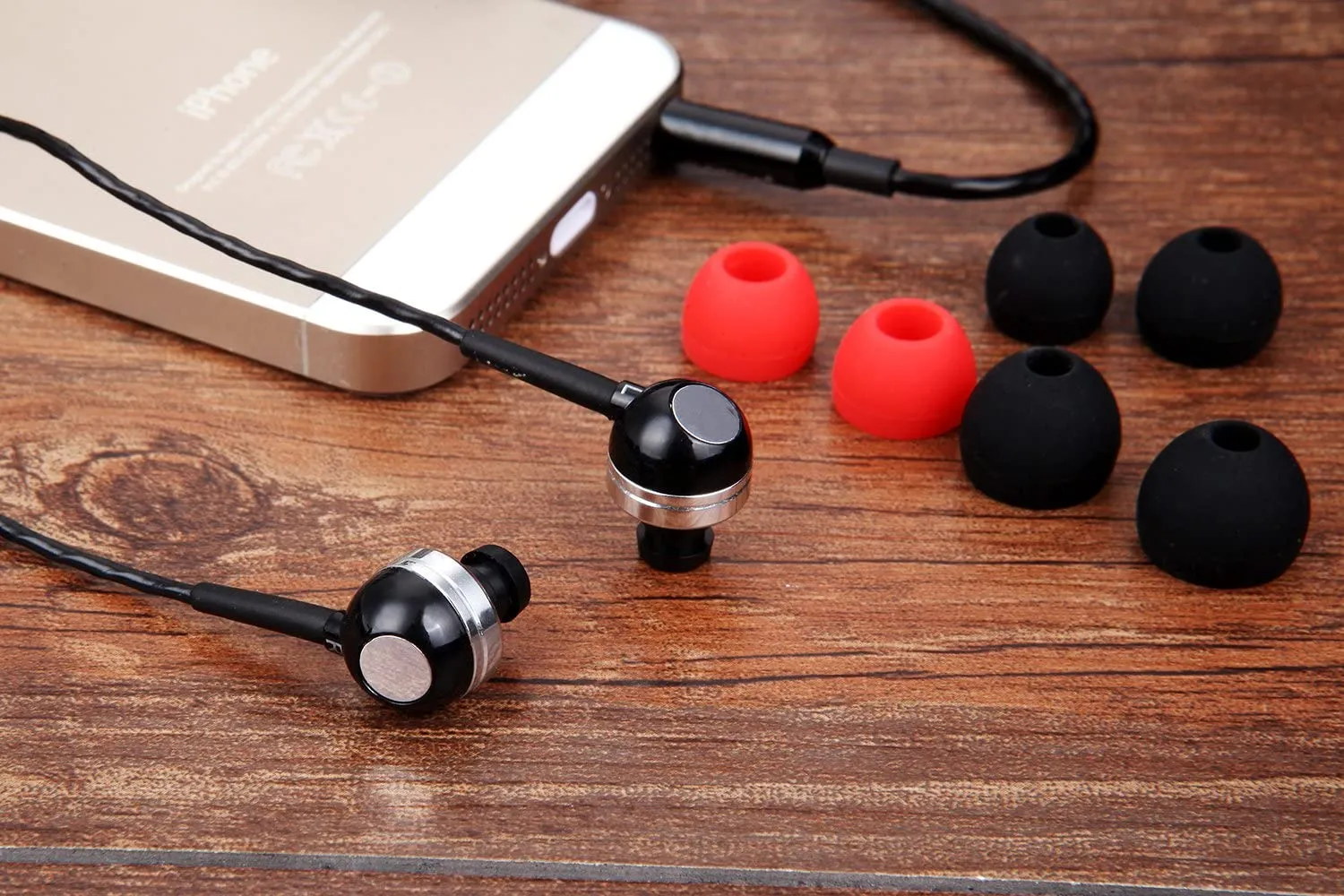 Betron RK300 In-Ear Sport Earphone, Deep Bass and High Sensitivity for iPhone, iPad and Mp3 Players